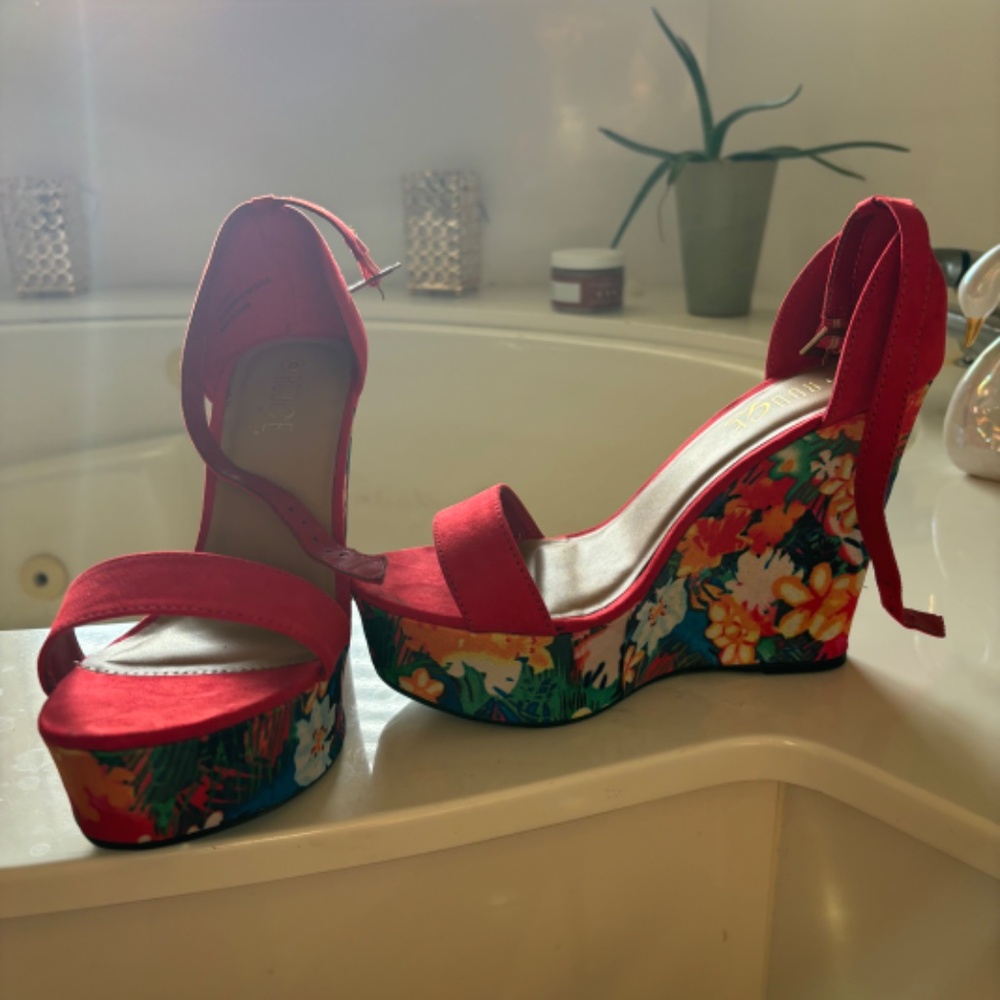Shoes - Picture 3 of 3